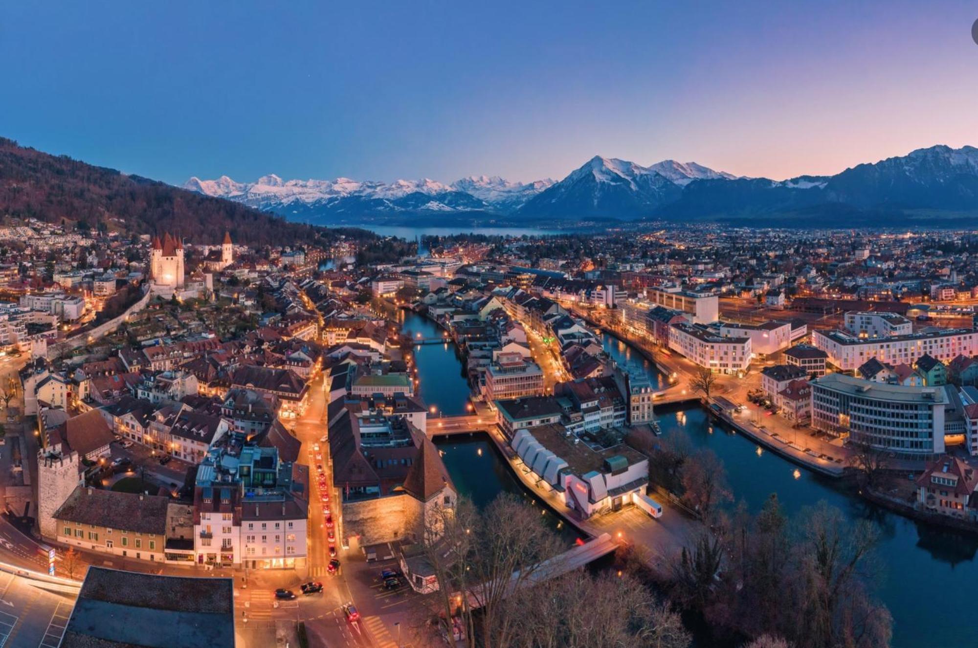 Chalet Egglen "Typical Swiss House, Best Views, Private Jacuzzi" Sigriswil Esterno foto