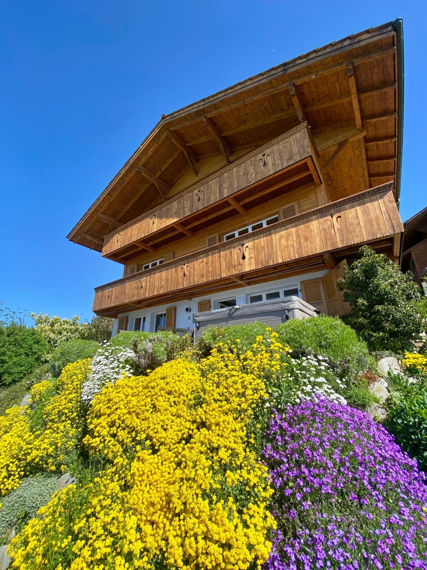 Chalet Egglen "Typical Swiss House, Best Views, Private Jacuzzi" Sigriswil Esterno foto