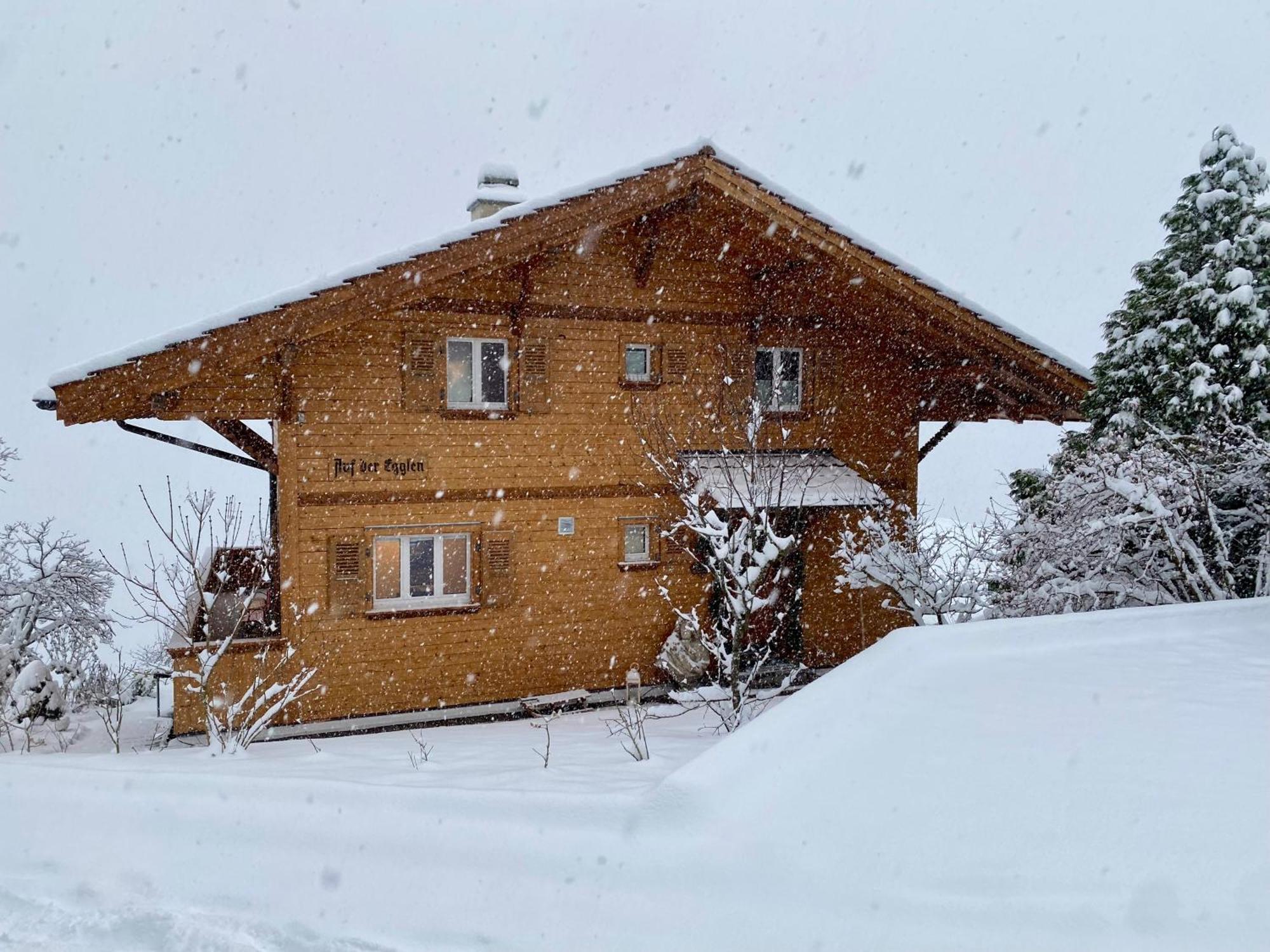 Chalet Egglen "Typical Swiss House, Best Views, Private Jacuzzi" Sigriswil Esterno foto