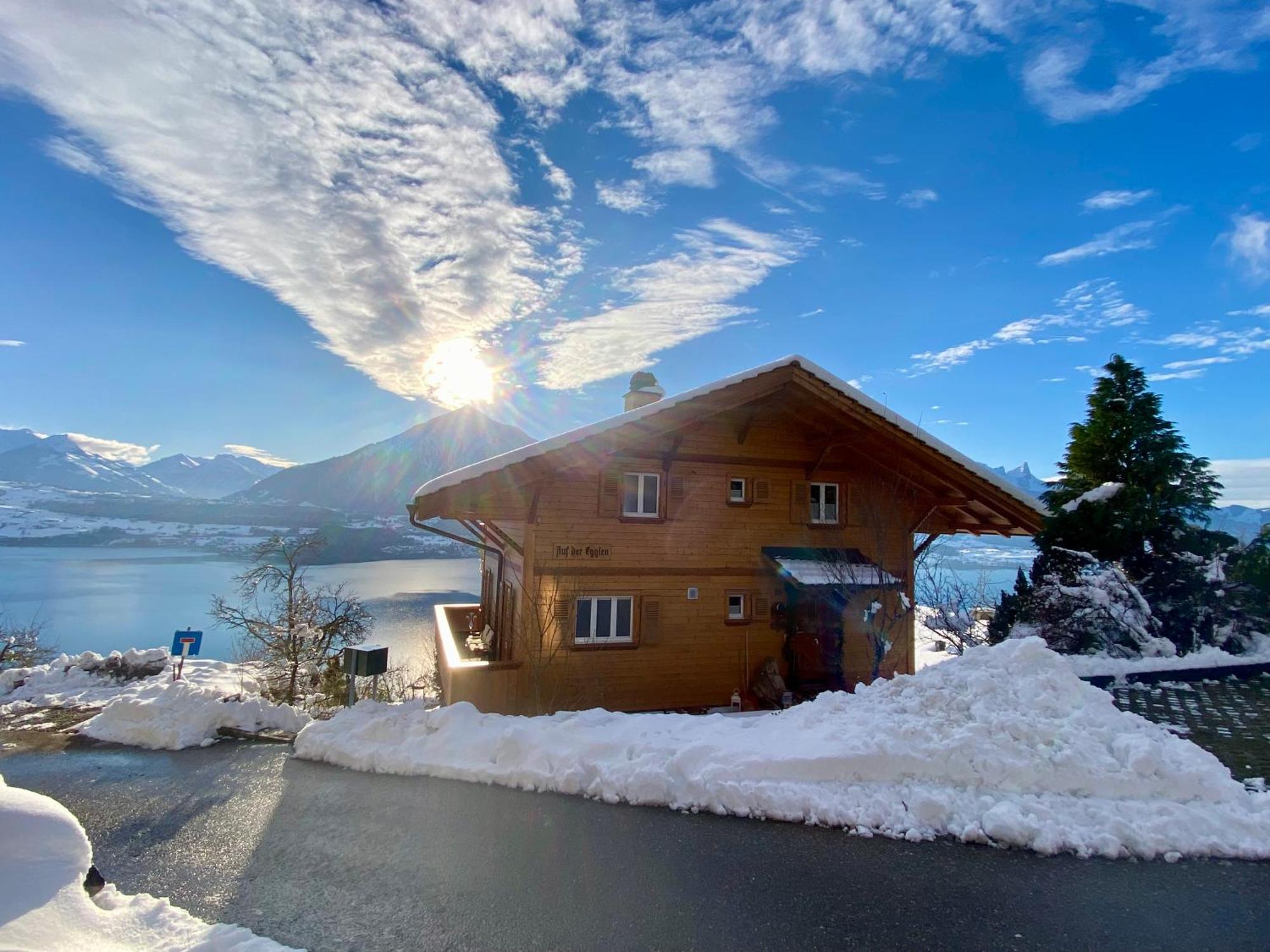 Chalet Egglen "Typical Swiss House, Best Views, Private Jacuzzi" Sigriswil Esterno foto