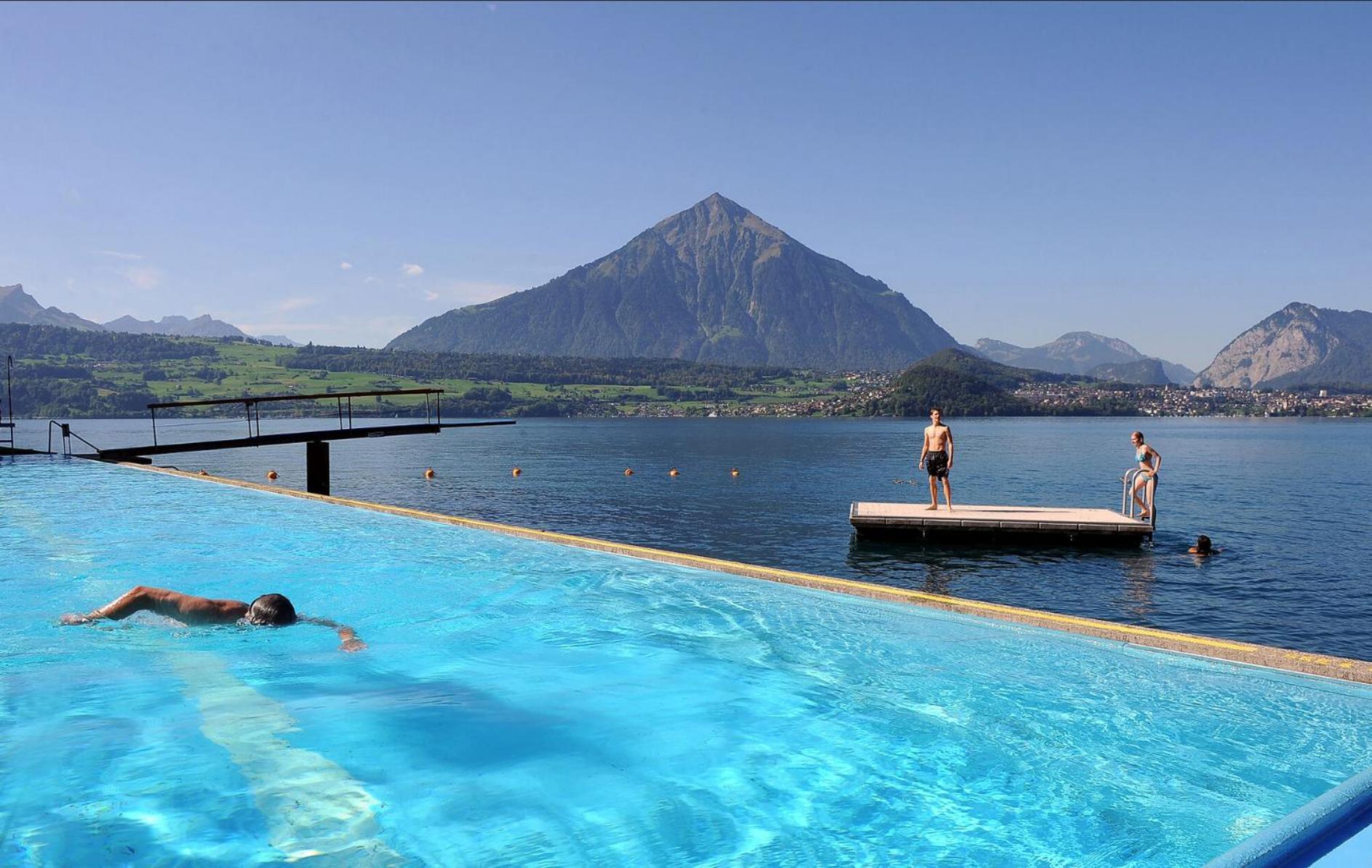 Chalet Egglen "Typical Swiss House, Best Views, Private Jacuzzi" Sigriswil Esterno foto