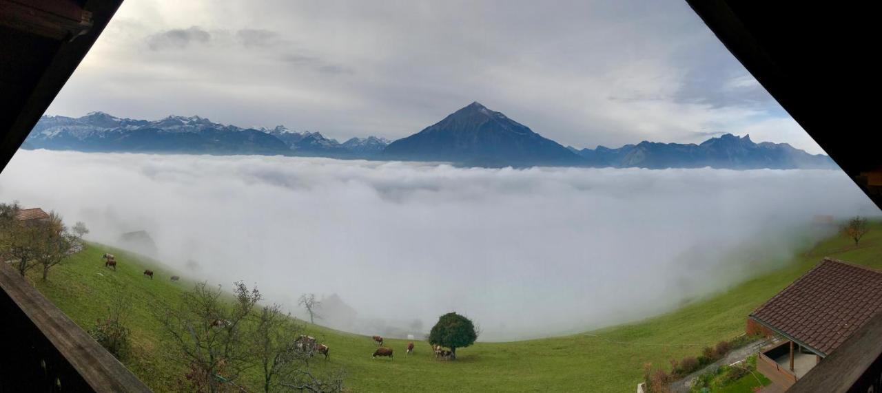 Chalet Egglen "Typical Swiss House, Best Views, Private Jacuzzi" Sigriswil Esterno foto