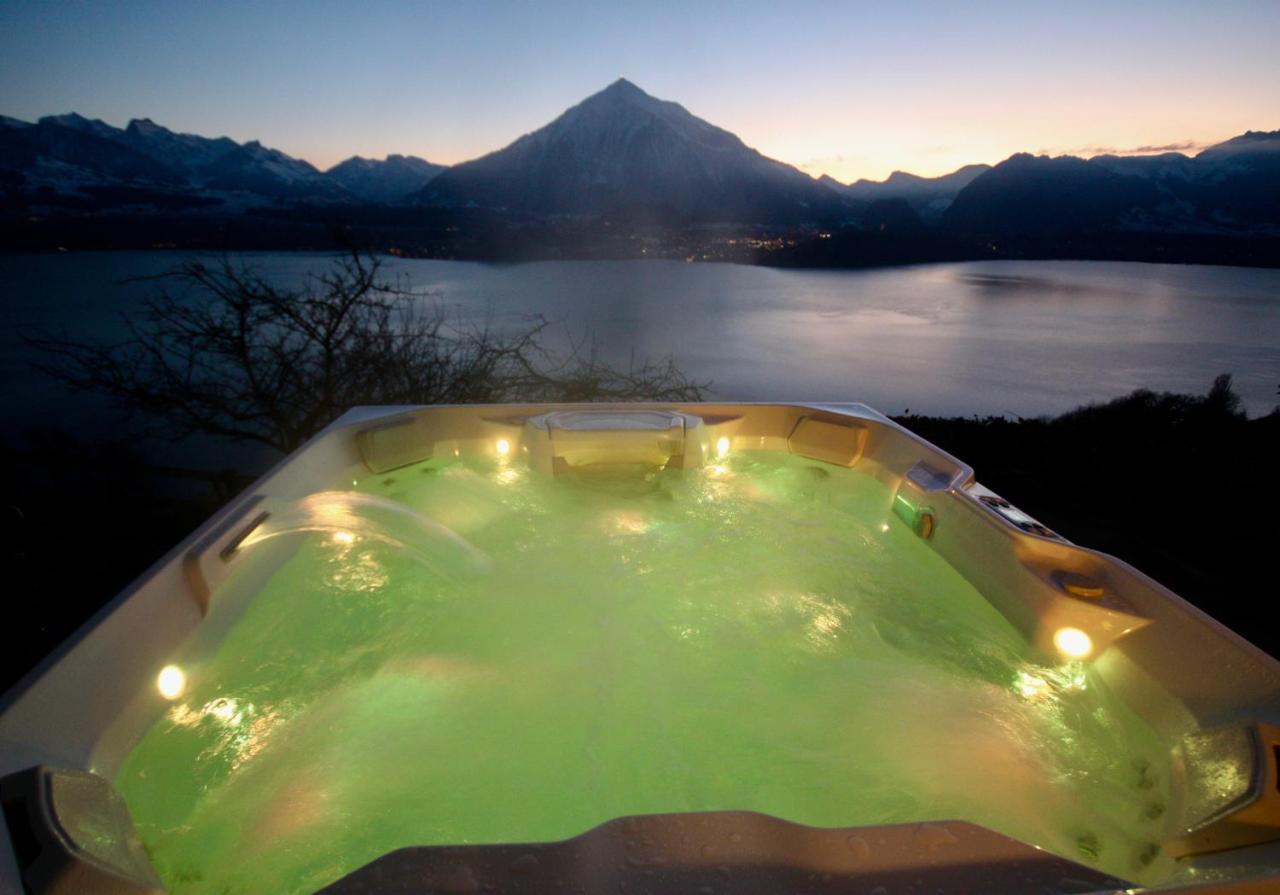 Chalet Egglen "Typical Swiss House, Best Views, Private Jacuzzi" Sigriswil Esterno foto
