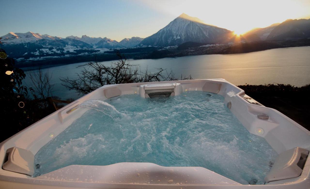 Chalet Egglen "Typical Swiss House, Best Views, Private Jacuzzi" Sigriswil Esterno foto